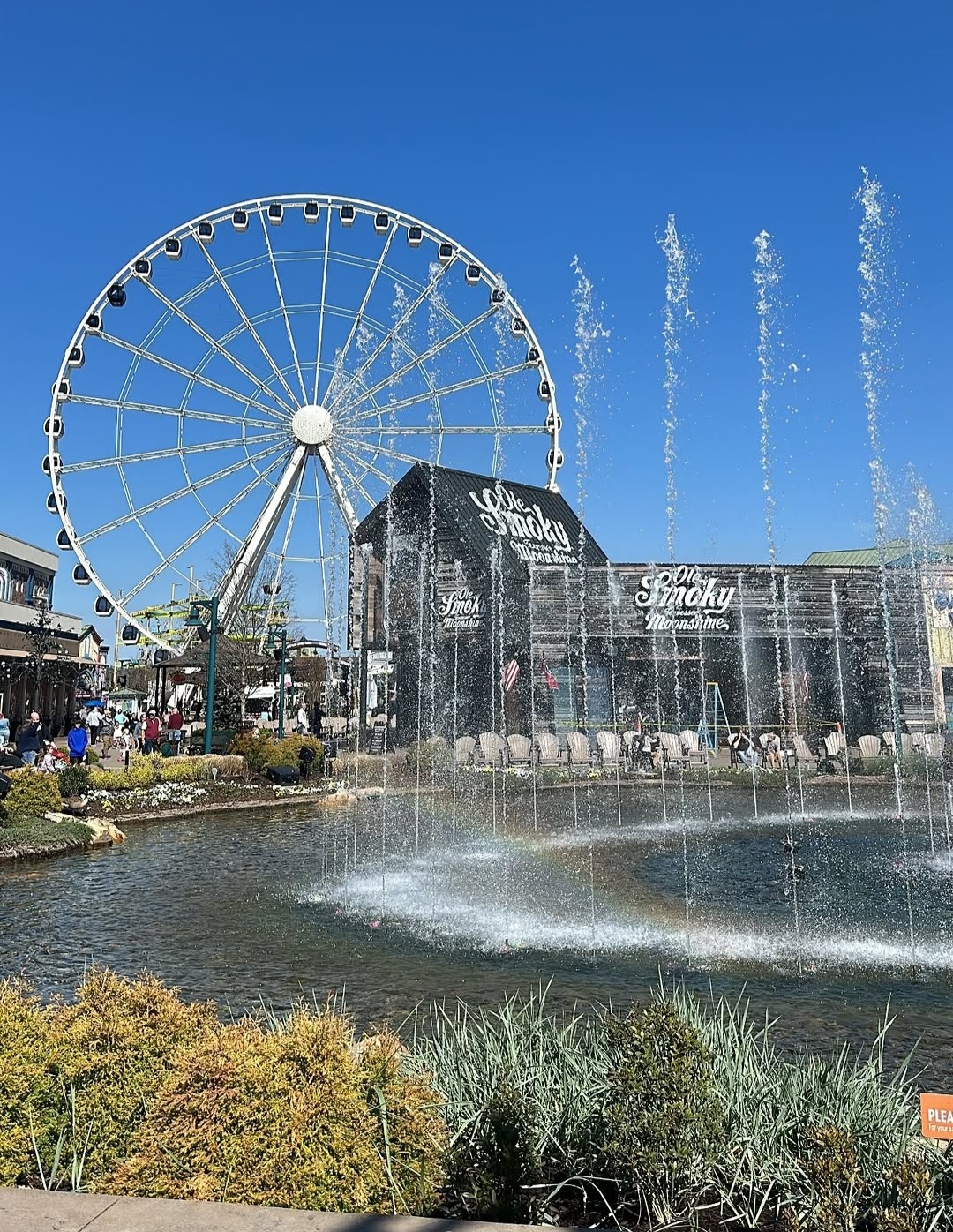 The Island's show fountain with the Wheel behind it