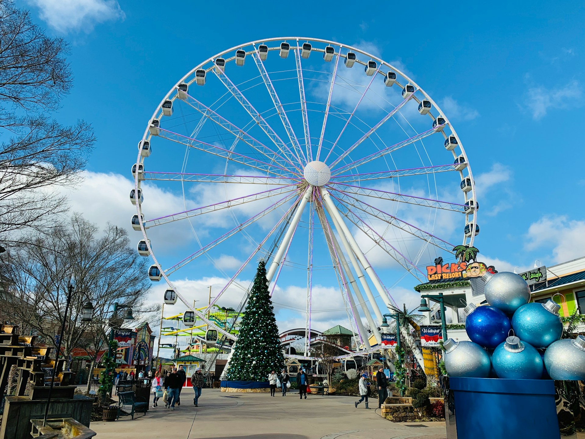 The Great Smoky Mountain Wheel above The Island's plaza, dressed for Christmas