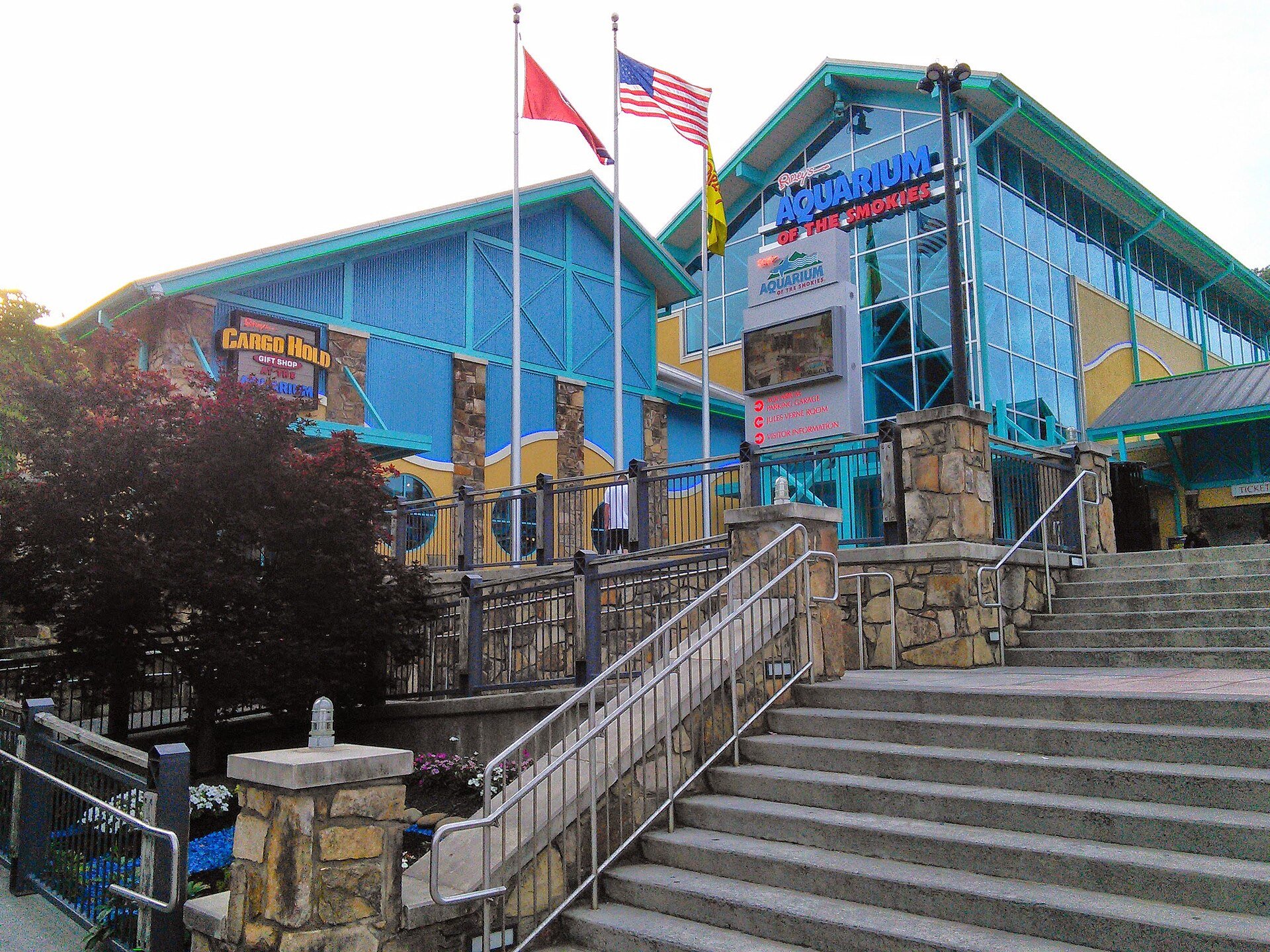 The entrance stairs and the Cargo Hold gift shop sign, photographed in 2014